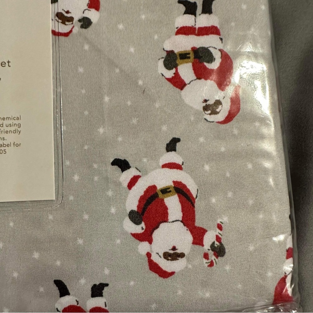 Isaac Mizrahi SANTA FULL SIZE CHRISTMAS SHEETS - Picture 5 of 5